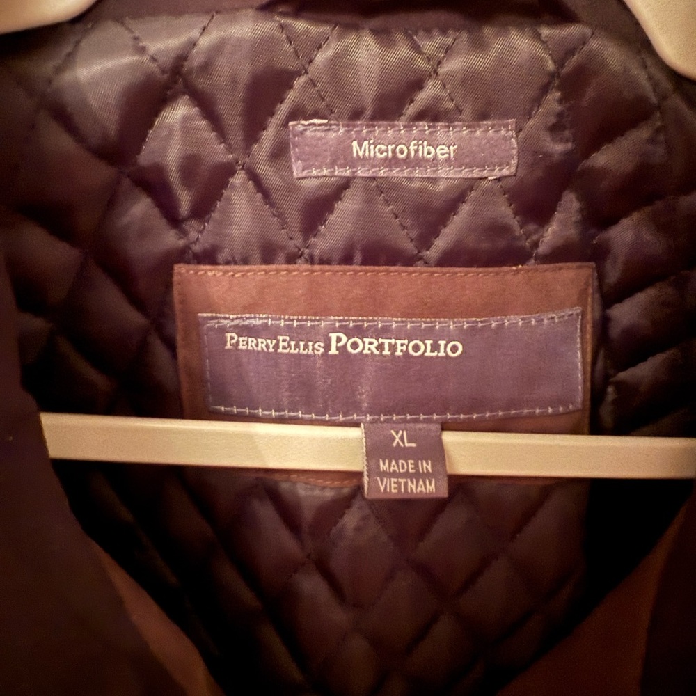 Perry Ellis Men's Jacket - Picture 5 of 8